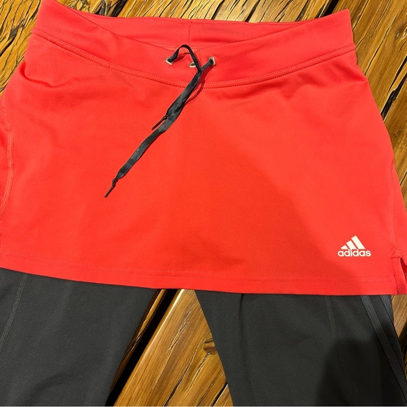 Woman’s ClimaCool Adidaa Capri/skort - Picture 3 of 4